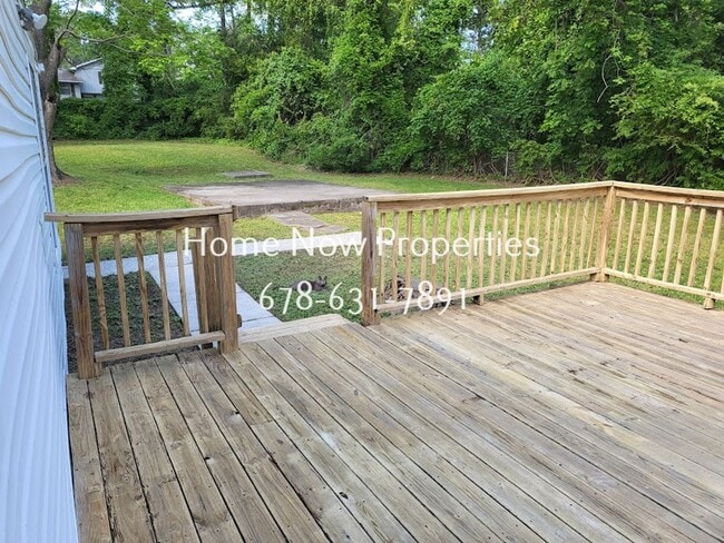 Building Photo - 3BR/2BA Home | Huge Private Lot + Deck | F...