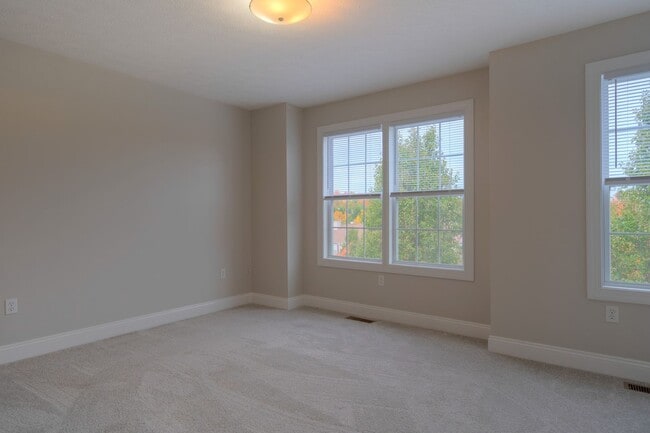 Building Photo - Available for the 2026-2027 lease term.