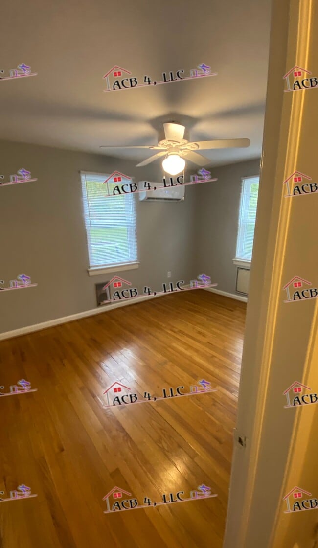 Building Photo - 2420 Brandon Ave SW