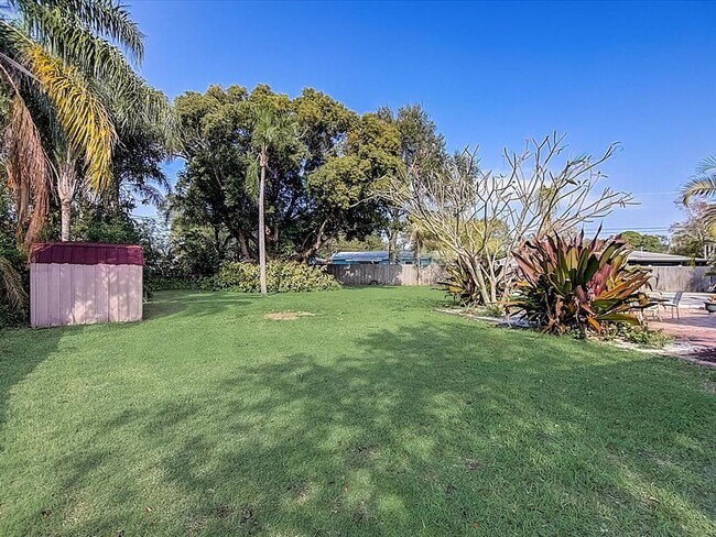 Building Photo - 13589 Croft Dr S