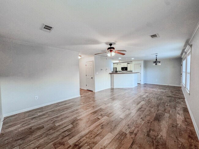 Building Photo - 36 Talladega Loop