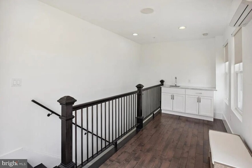 Building Photo - 1230 Fairmont St NW