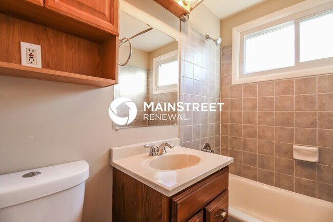 Building Photo - 3 Bedroom Pet-Friendly Home in Independenc...