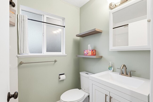 Building Photo - Charming One-Level 3 Bedroom/ 1.5 Bath Beaverton Home | Large ¼-Acre Lot