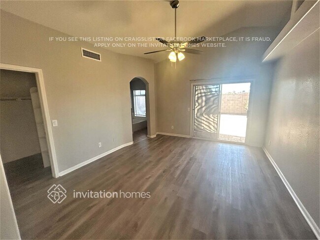 Building Photo - 8820 N 44th Ln