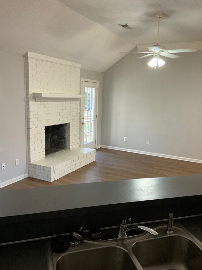 Building Photo - 9033 English Saddle Ln