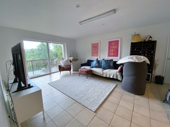 Building Photo - 16 Prospect Ave