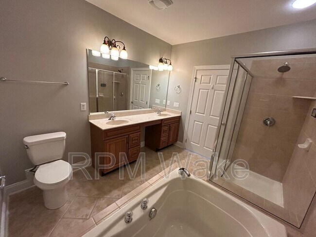 Building Photo - 10411 Rosegate Ct