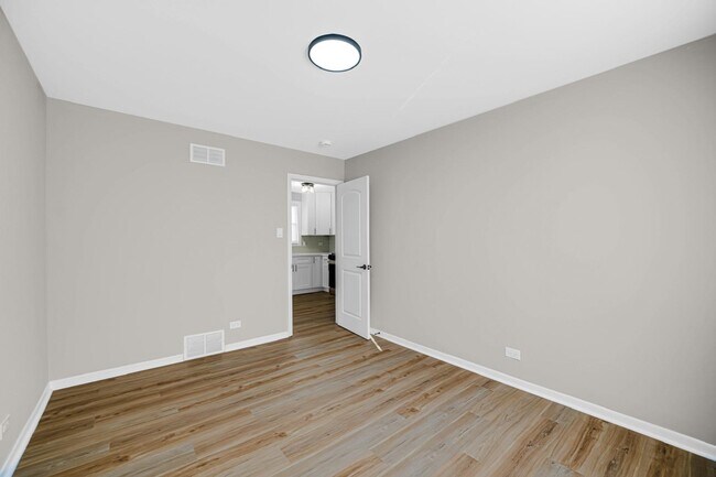 Building Photo - 14500 Van Buren St
