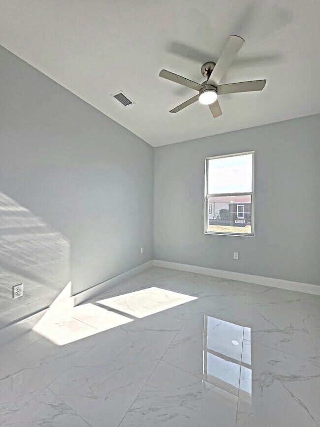 Building Photo - 3717 16th St W