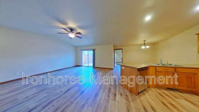 Building Photo - 103 Covey Ct