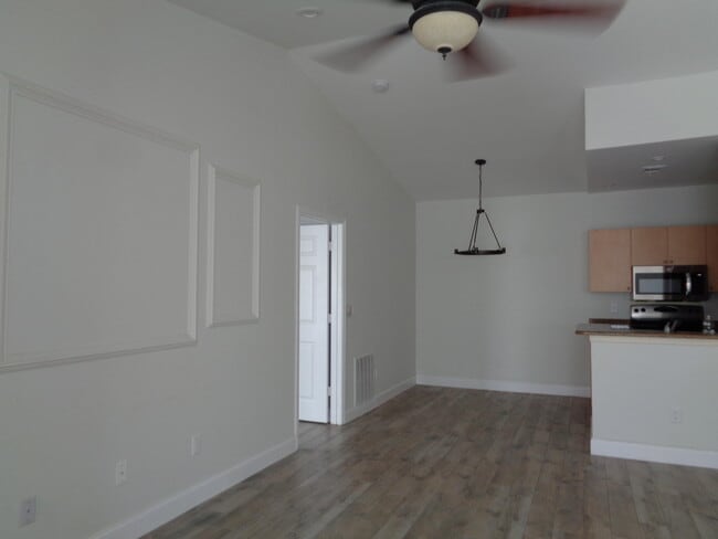 Building Photo - 10372 Fox Trail Rd S