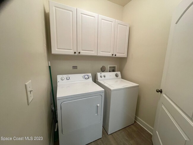 Building Photo - 6411 Borasco Dr