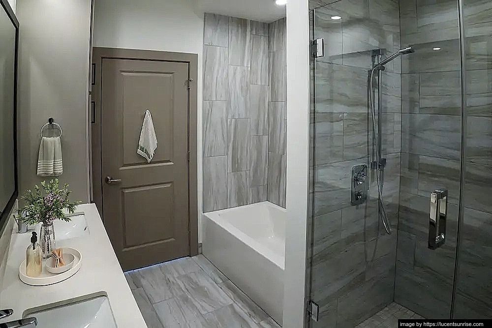 Building Photo - 4950 Lunar Ln