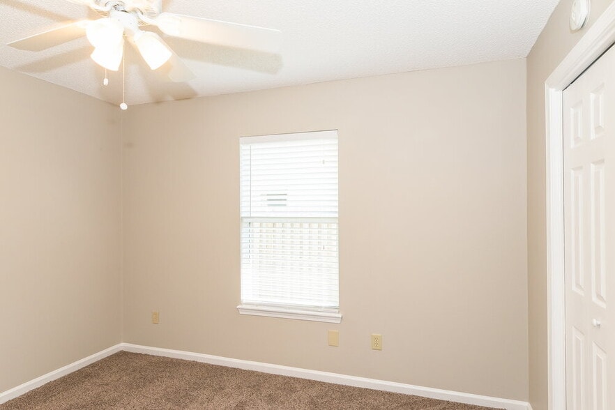 Building Photo - 3423 Brahma Bull Cir N