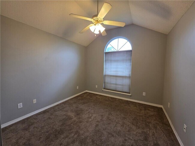 Building Photo - 1983 W Rachael Dr