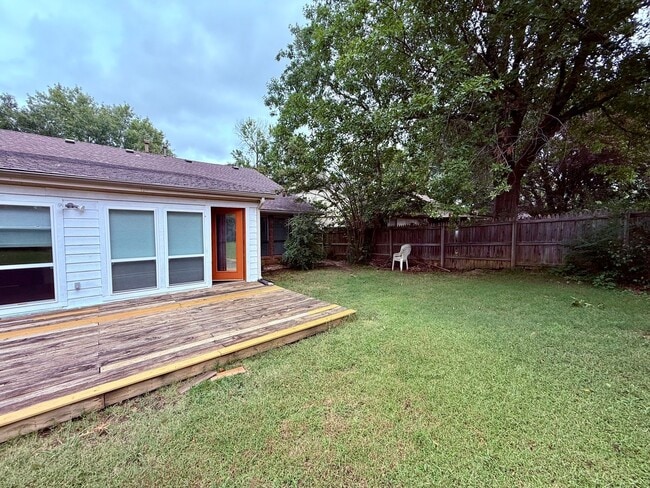 Building Photo - 4BD 2.5 Bath Pet Friendly