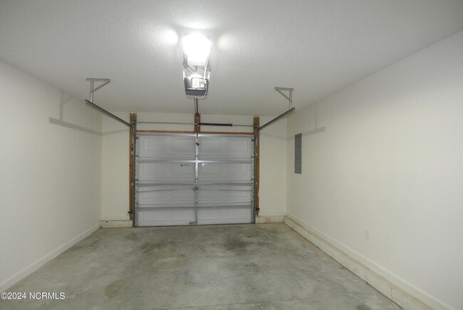 Building Photo - 1479 RaceTrack Rd