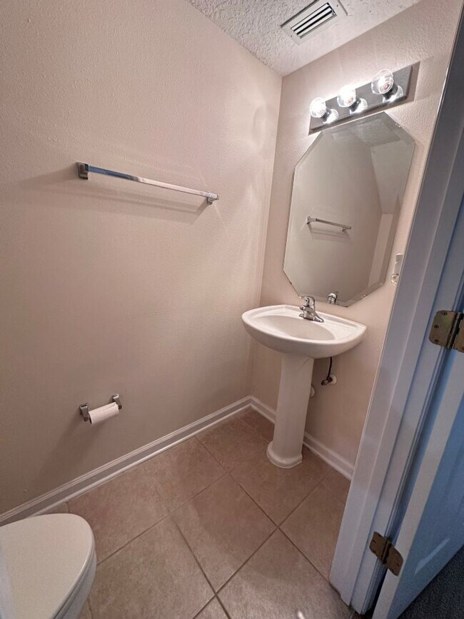 Building Photo - Move-in ready in Fleming Island Plantation