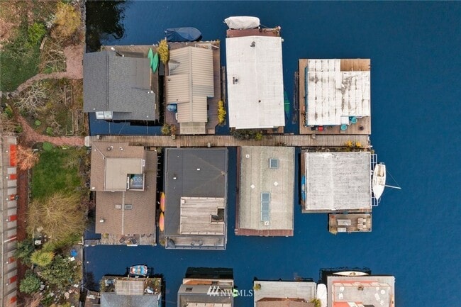 Building Photo - 3bd/2.5ba Seattle Houseboat