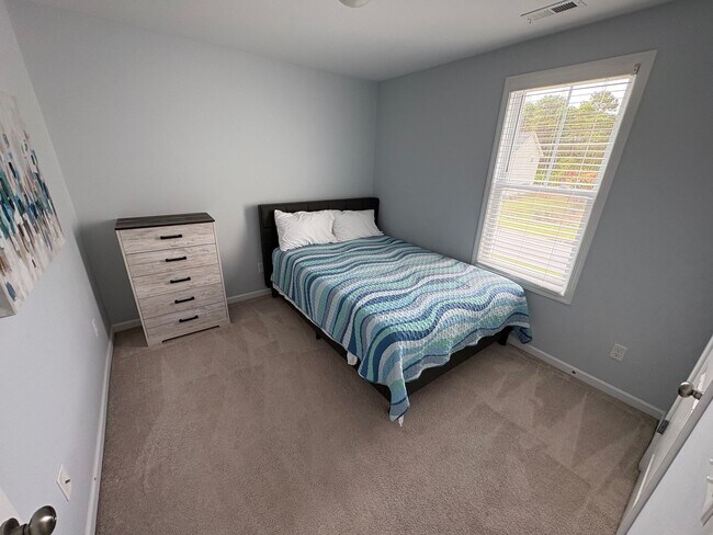 Building Photo - 3bd/2.5ba home with flexible Lease Length