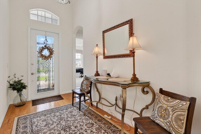 Building Photo - 425 SW Talquin Ln