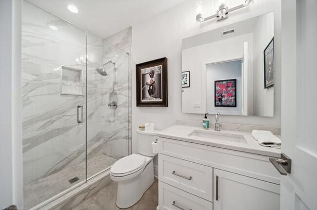 Building Photo - 110 S Washington St