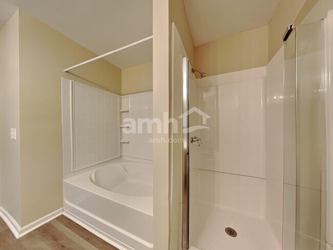 Building Photo - 103 Surlington Dr