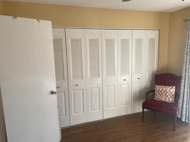 Building Photo - 183 Dorchester E