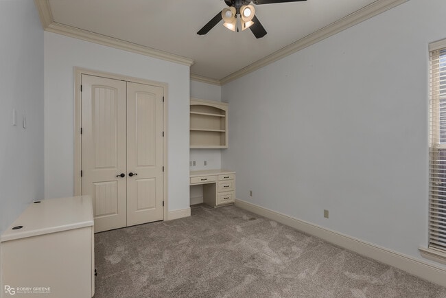 Building Photo - 322 Paris Pl