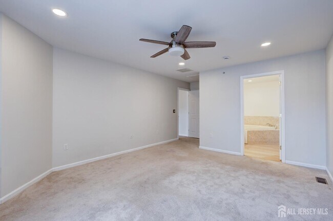 Building Photo - 100 Forest Dr