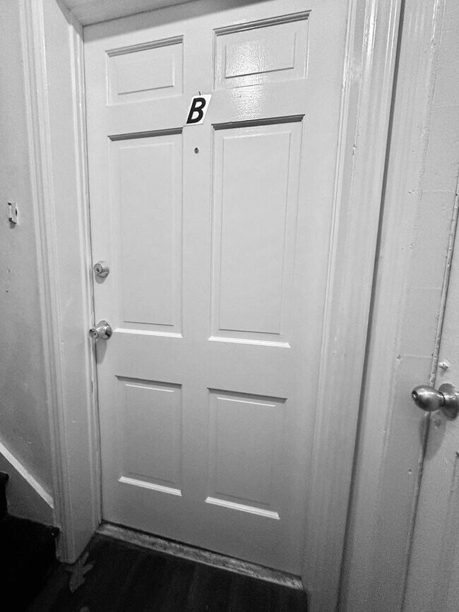 Building Photo - 3340 Pinewood Ave