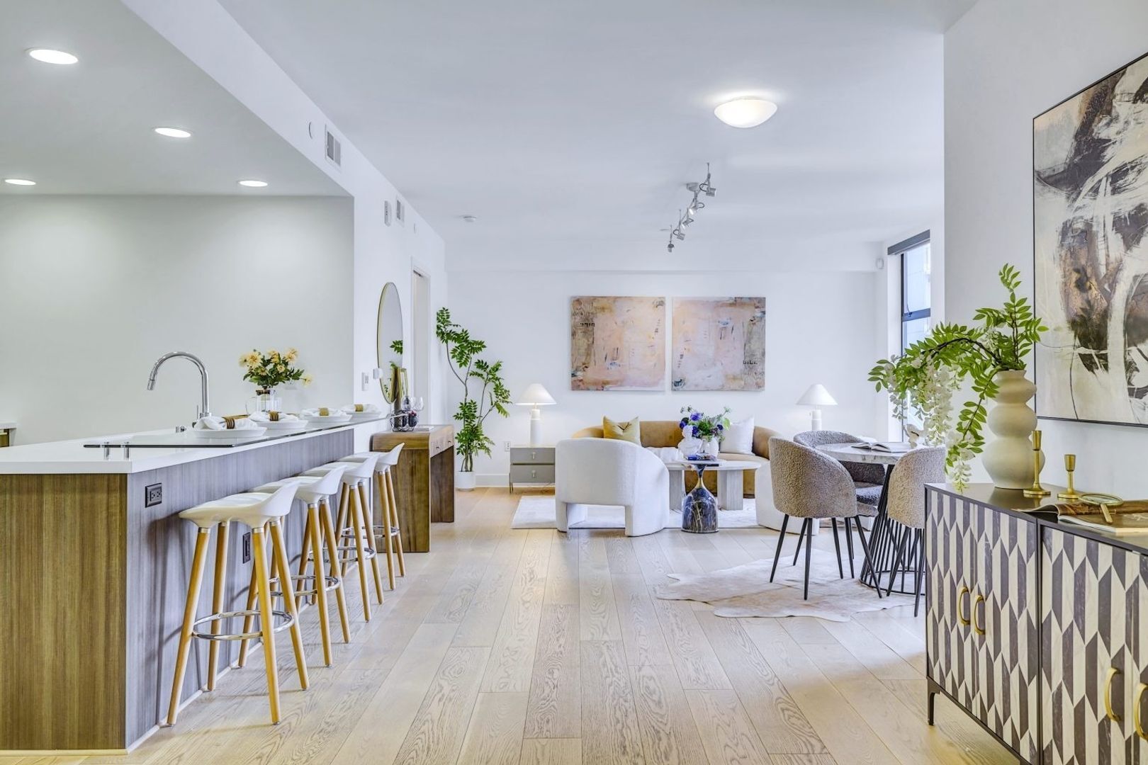 Building Photo - 1080 Sutter St