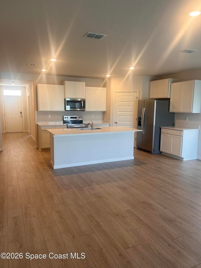 Building Photo - 1654 Garabaldi Cir SE