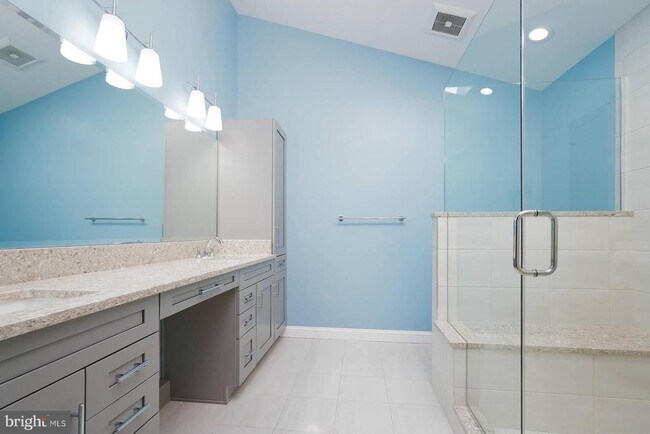 Building Photo - 28 Sterling Ct