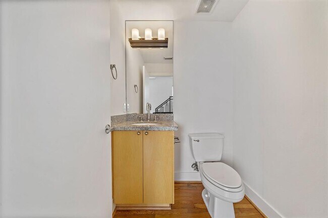 Building Photo - 4707 Caroline St