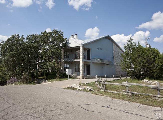 Primary Photo - Lakeview Apartments