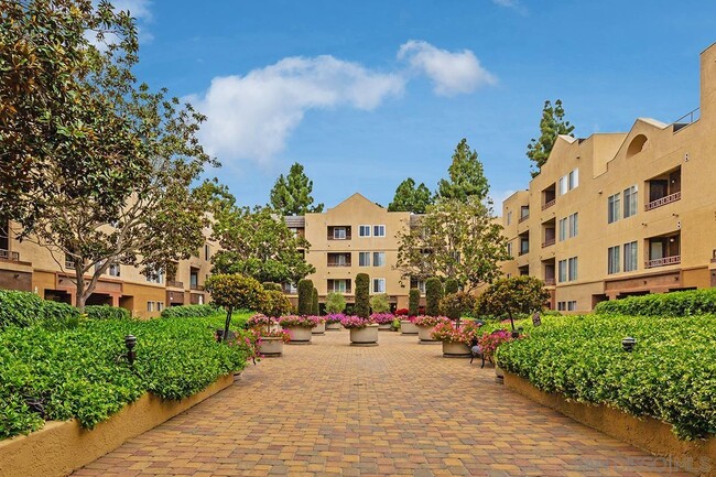 Building Photo - 3550 Lebon Dr