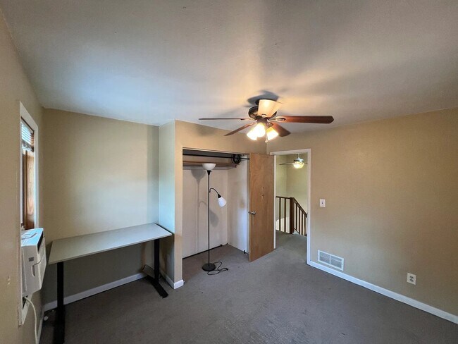 Building Photo - SHORT TERM RENTAL: Spacious 5+ Bedroom Home on the Hill! Available Now-July 24th 2026.