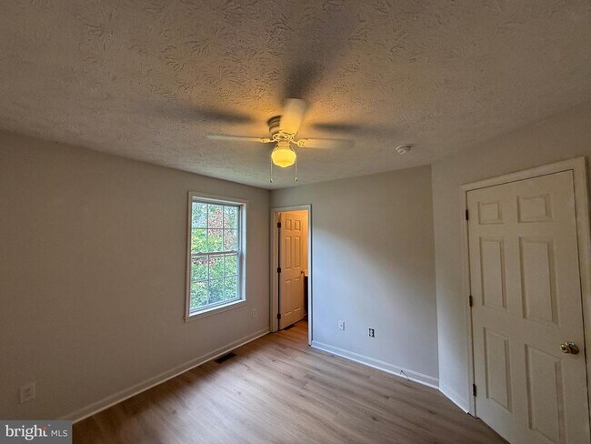Building Photo - 10506 Boxmeer Ct
