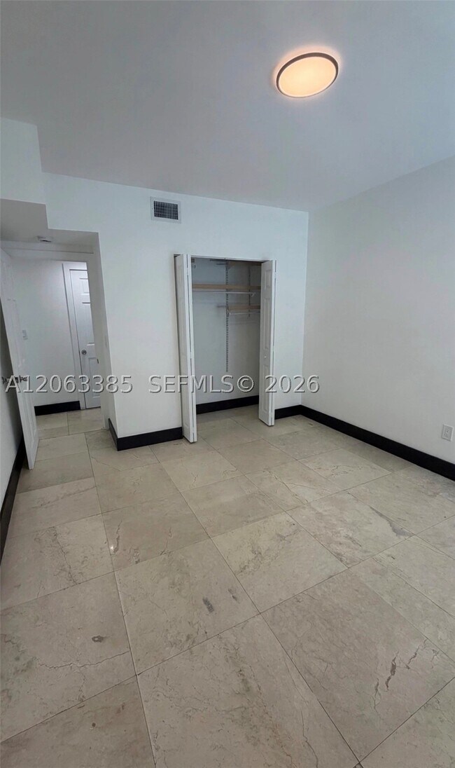 Building Photo - 551 NE 62nd St