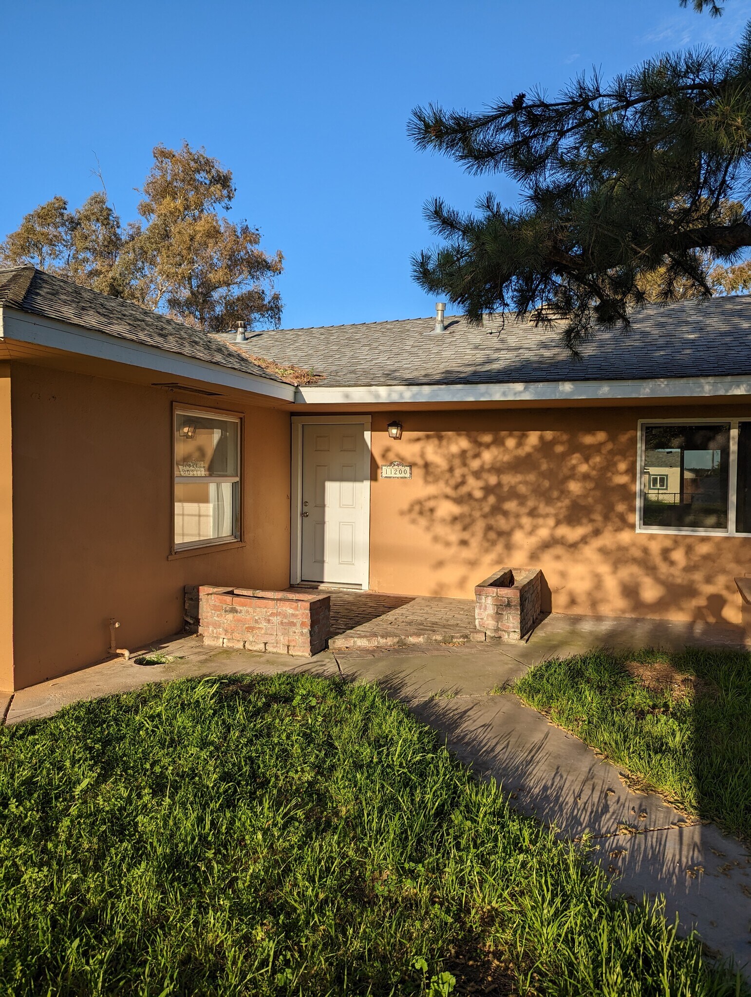 Building Photo - 11200 CA-99