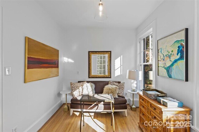 Building Photo - 609 Queens Rd