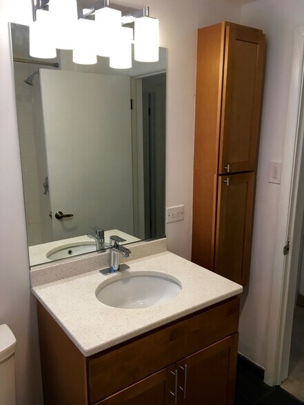 Bethroom - 7660 Adams St