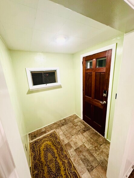 Mudroom - 412 Pearl Lake Rd