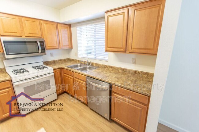 Building Photo - 303 N Miller Rd