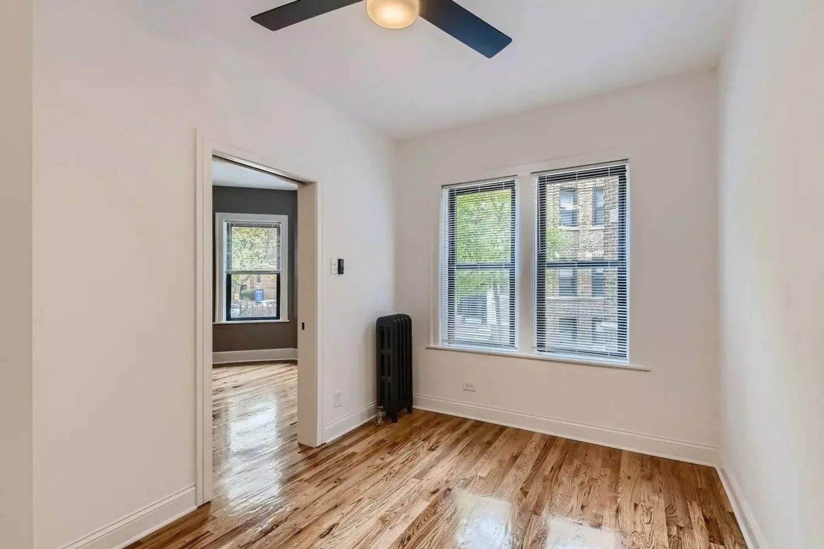 Building Photo - 3525 N Wilton Ave