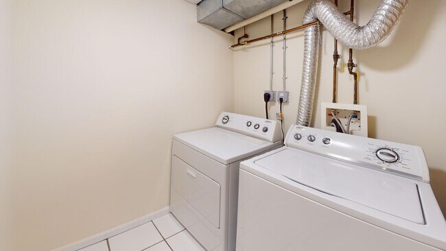 Building Photo - 1330 13th St NW