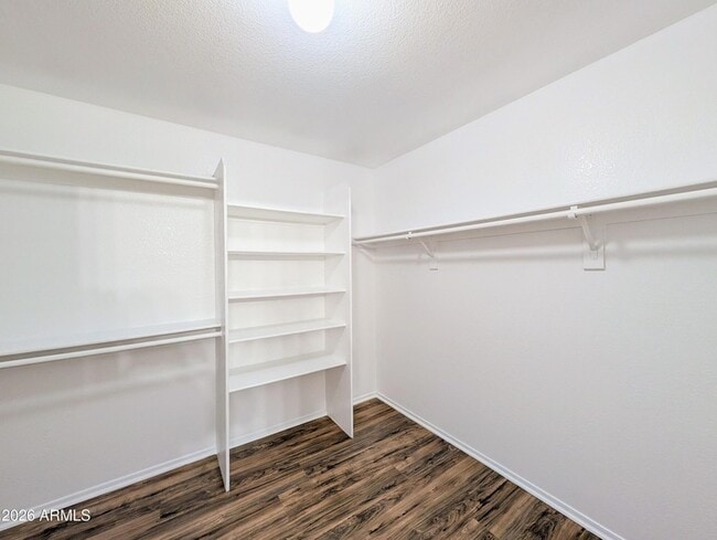 Building Photo - 15748 W Paradise Ln