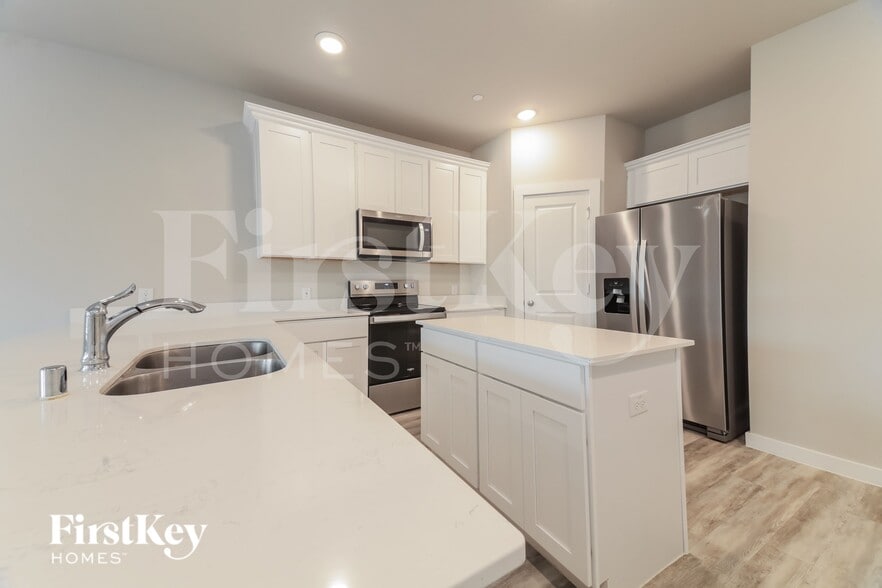 Building Photo - 321 Aveen Path